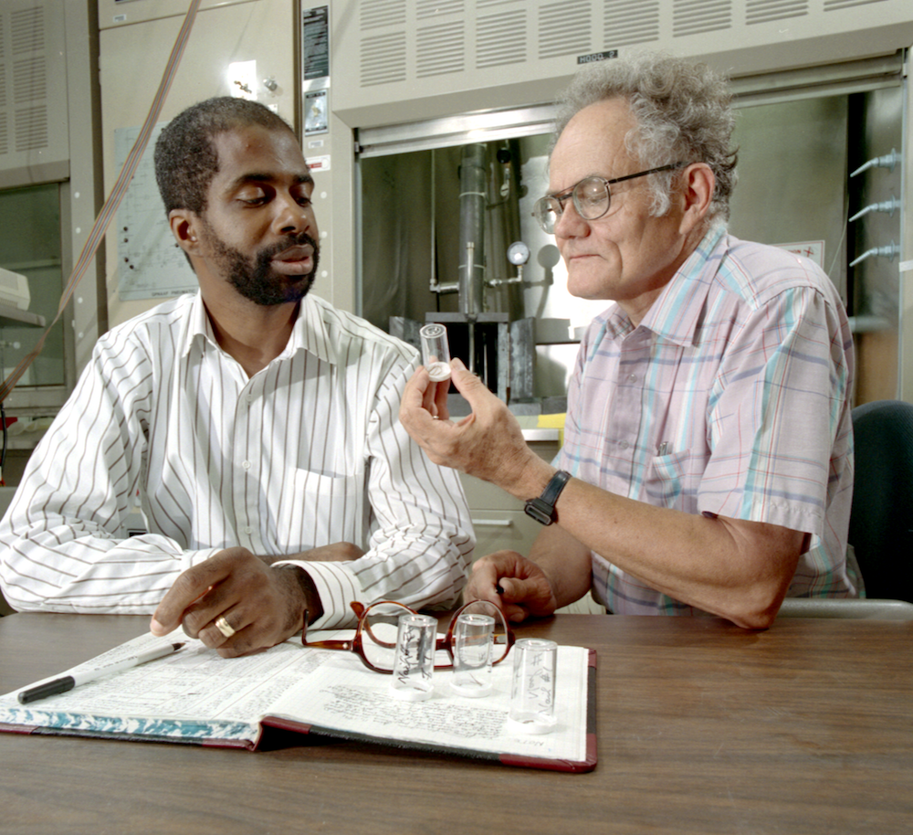 n 1991, researchers Larry Robinson (left) and Frank Dyer performed neutron analysis at HFIR on samples of hair and nails from President Zachary Taylor's remains