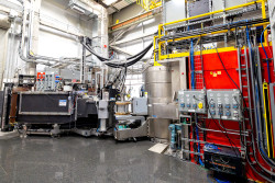 Hybrid Spectrometer (HYSPEC)