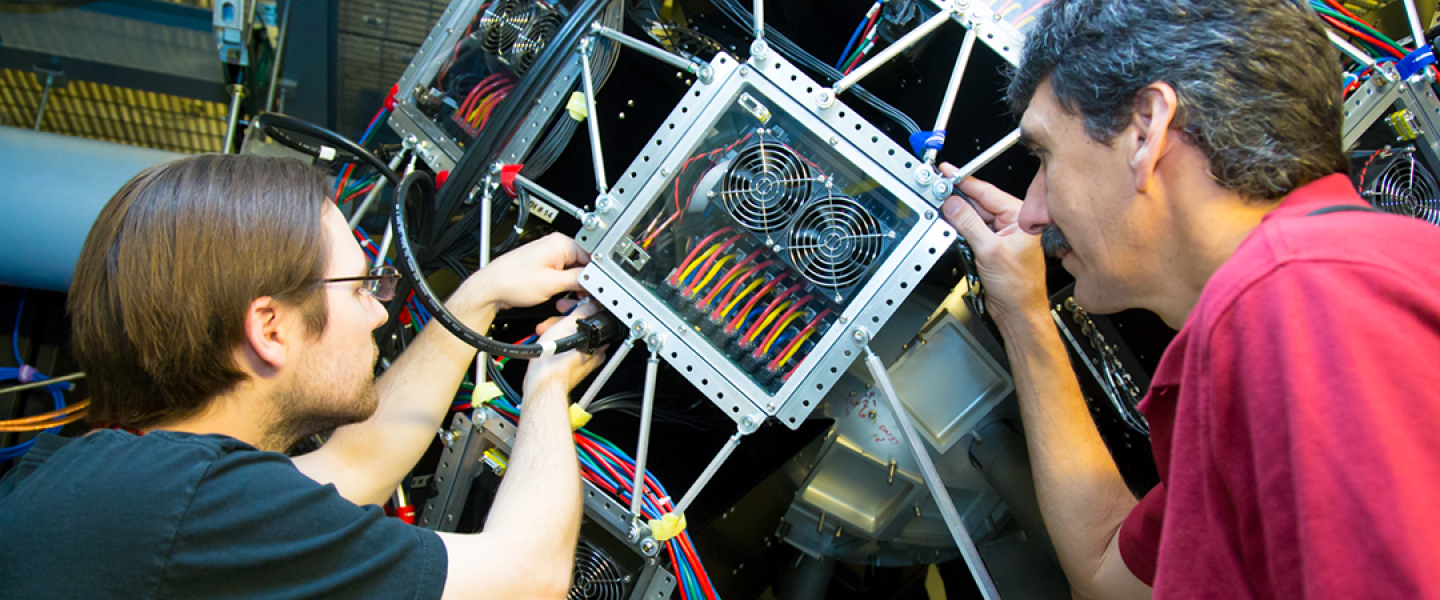 Macromolecular Neutron Diffractometer at SNS Macromolecular Neutron Diffractometer at SNS