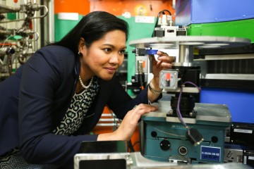 ORNL Instrument Scientist Clarina de la Cruz used the HB-2A Neutron Powder Diffractometer at the High Flux Isotope Reactor to analyze a cobalt-doped thermoelectric material boasting a record increase in room-temperature performance. (Image credit: ORNL/Genevieve Martin)